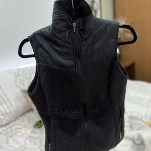 Columbia Women’s Black Fuzzy Vest